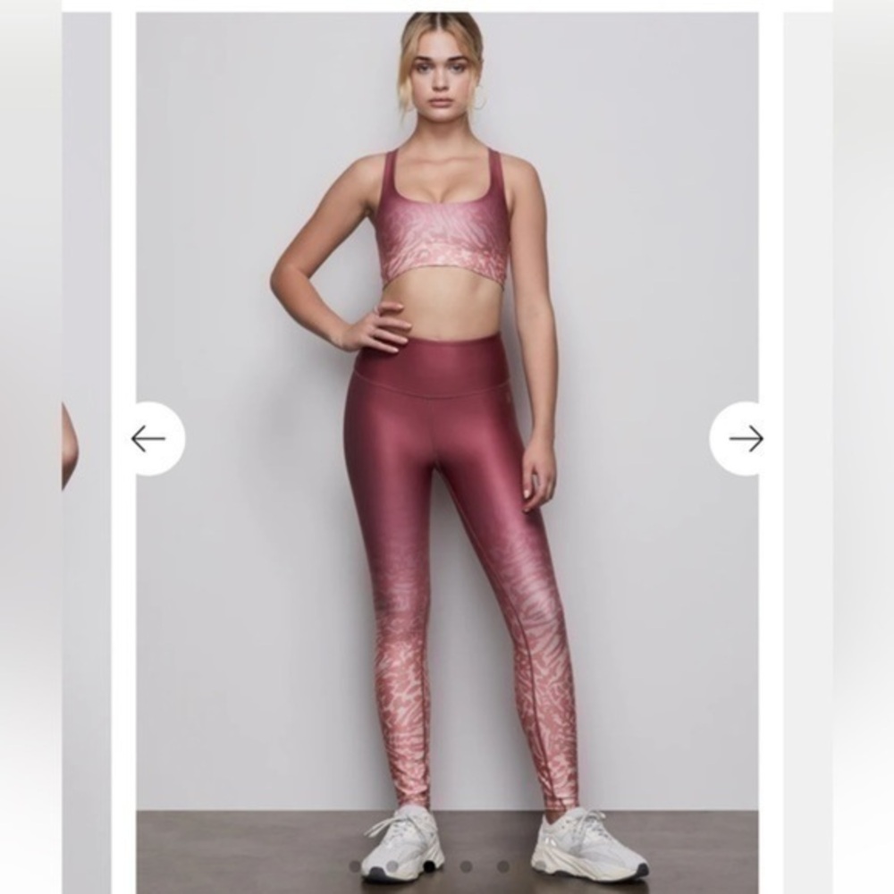 Good American Ombré Cross Over Back Sports Bra